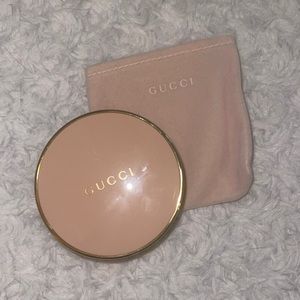 Gucci Matte Beauty Powder
